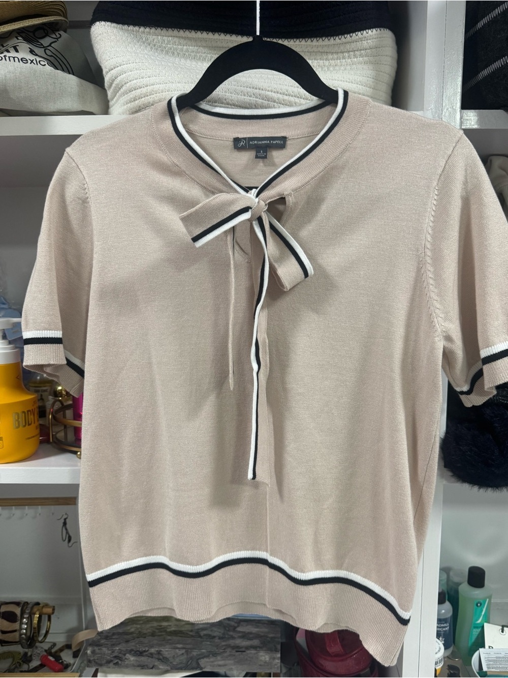 Adrianna Papell Bow Tie Knit Top Beige Black White Size Medium NWOT - Picture 3 of 7